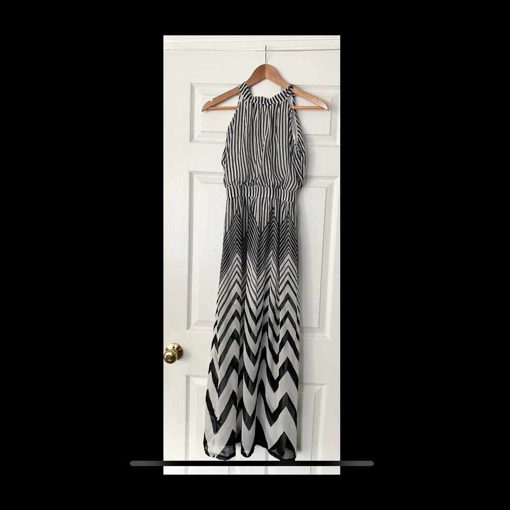 Zigzag chevron chiffon dress. Size xs